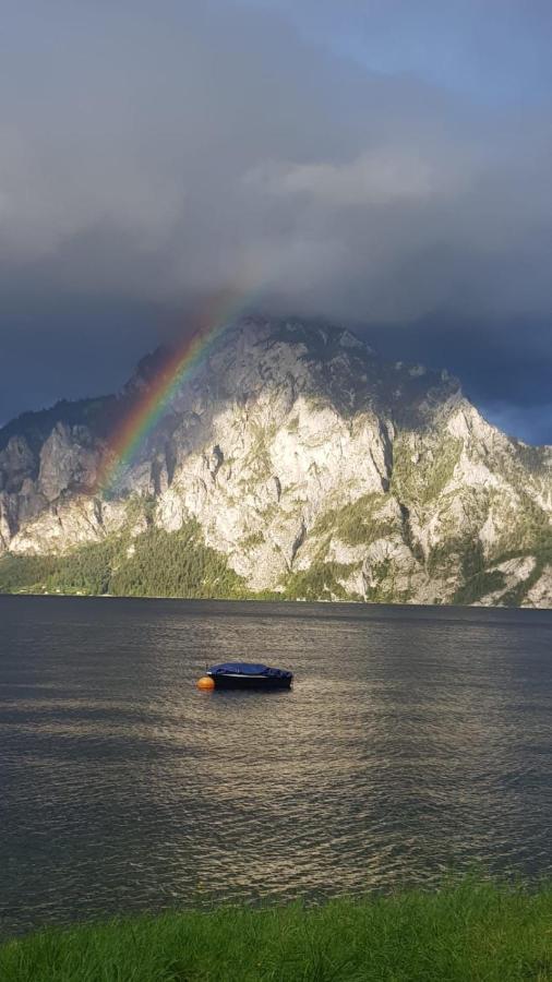 Ferienhaeuschen Am Traunsee Mit Tretboot Zur Freien Nutzung Am Badeplatz Altmünster Zewnętrze zdjęcie